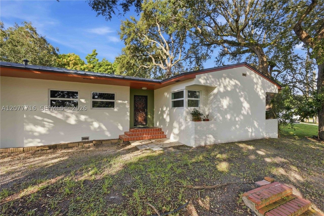 13040 N Miami Ave - Photo 2 of 38