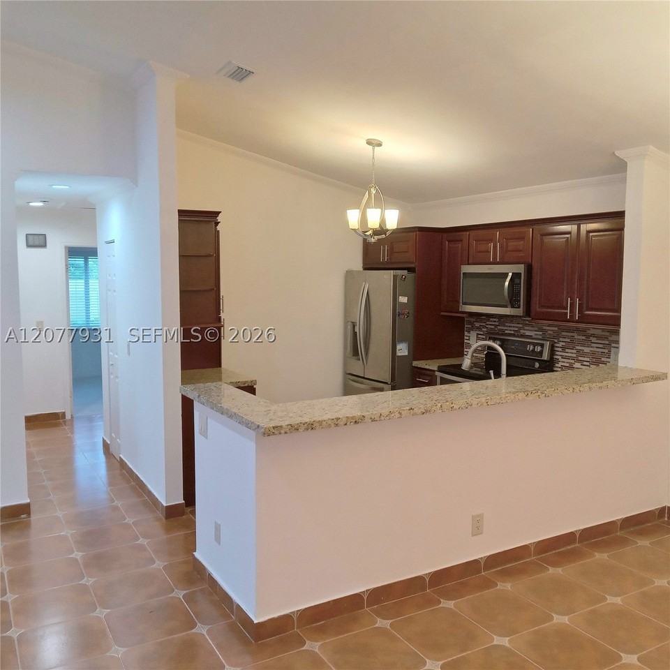 2441 Sw 85th Ter #2441 - Photo 4 of 14