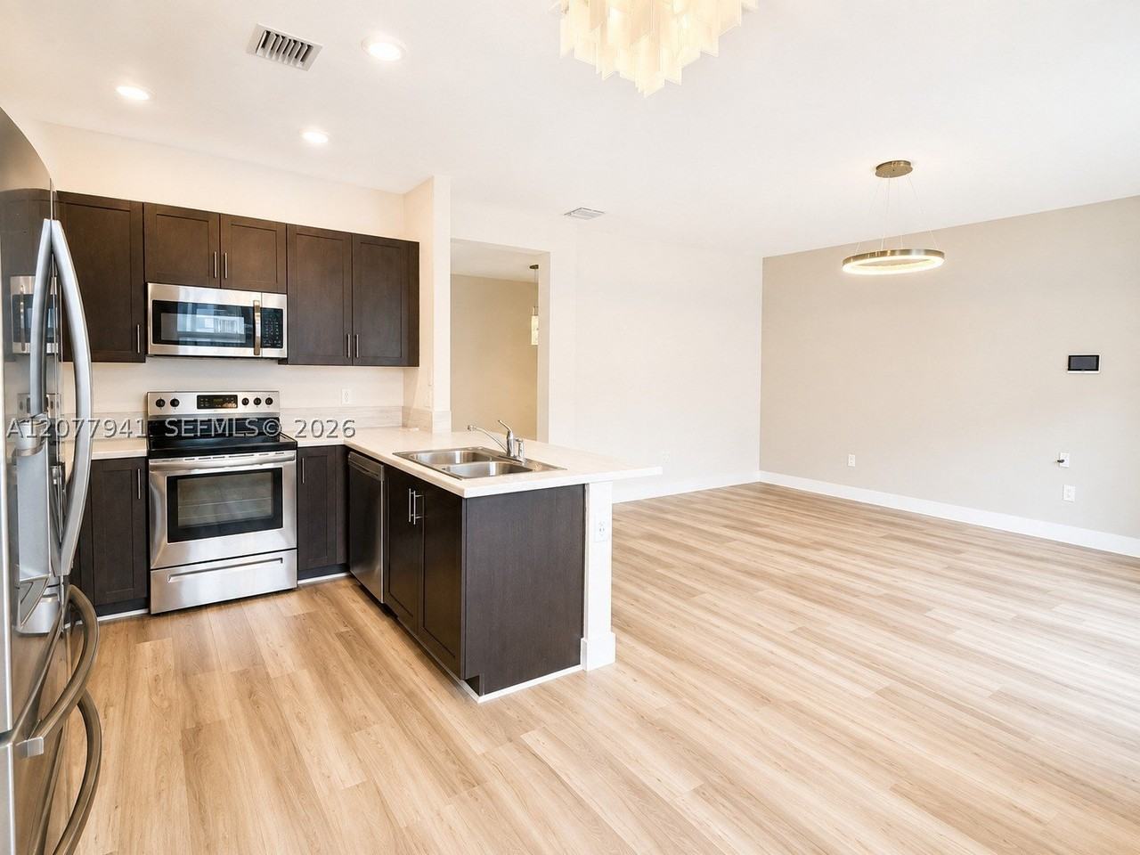 403 Ne 208th Ter - Photo 6 of 27