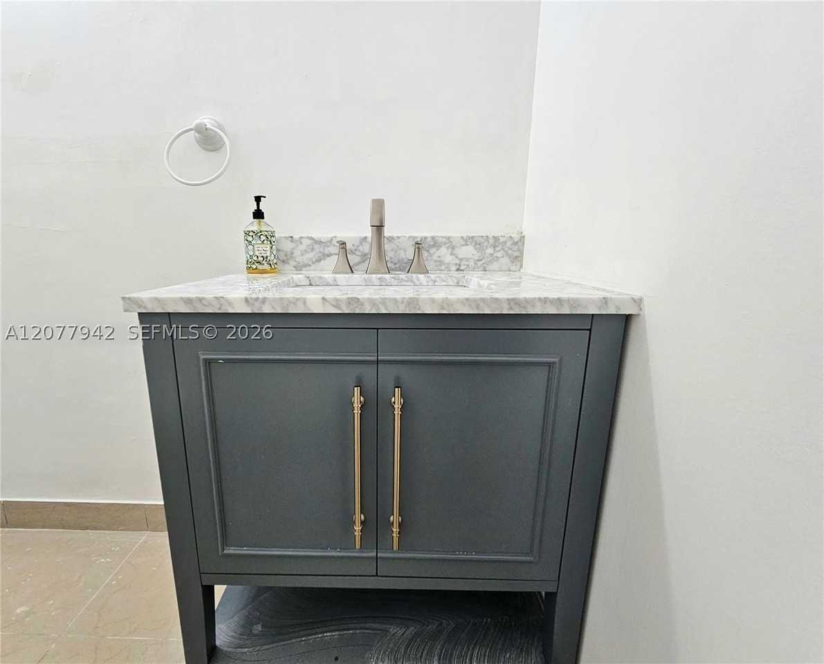 4235 Sw 143rd Ave - Photo 7 of 24