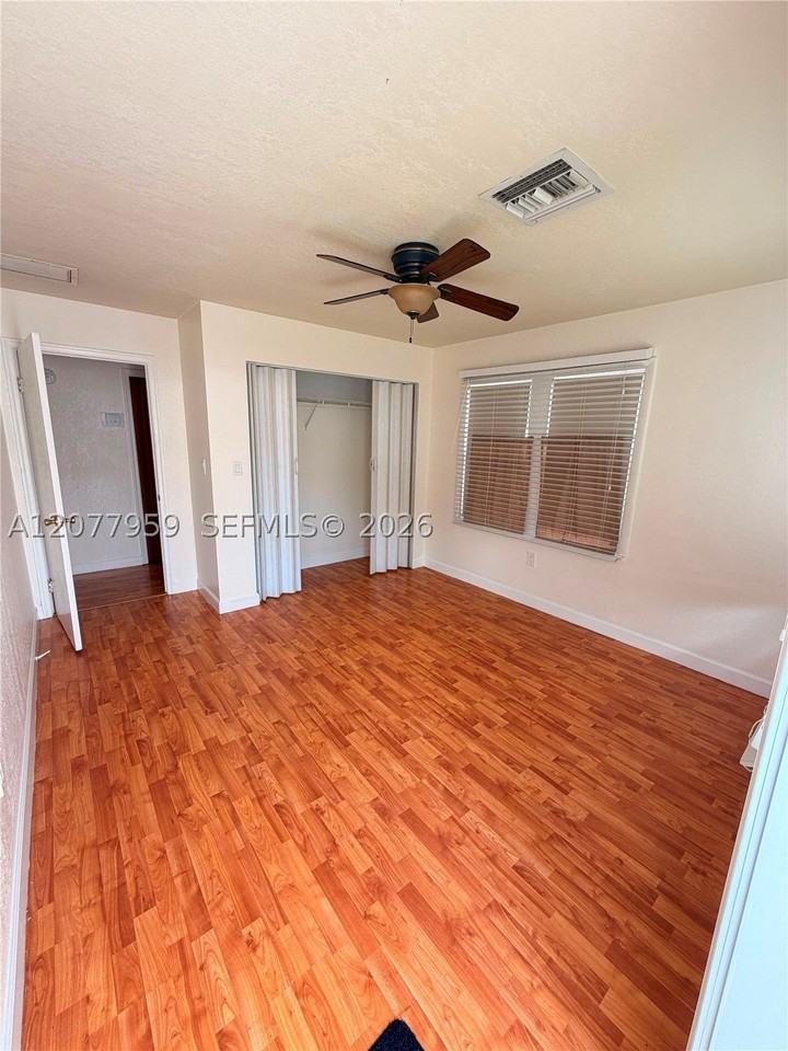 1837 Buchanan St - Photo 3 of 9