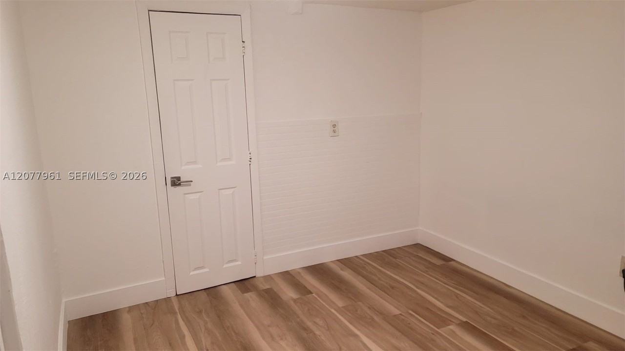 842 Nw 107th St - Photo 6 of 8