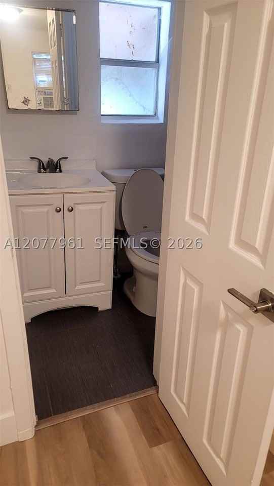 842 Nw 107th St - Photo 7 of 8
