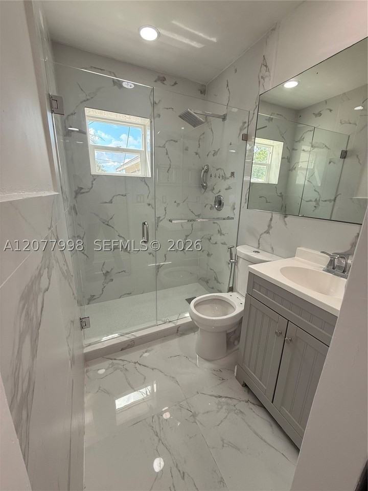 1720 Nw 124th Ter - Photo 7 of 9