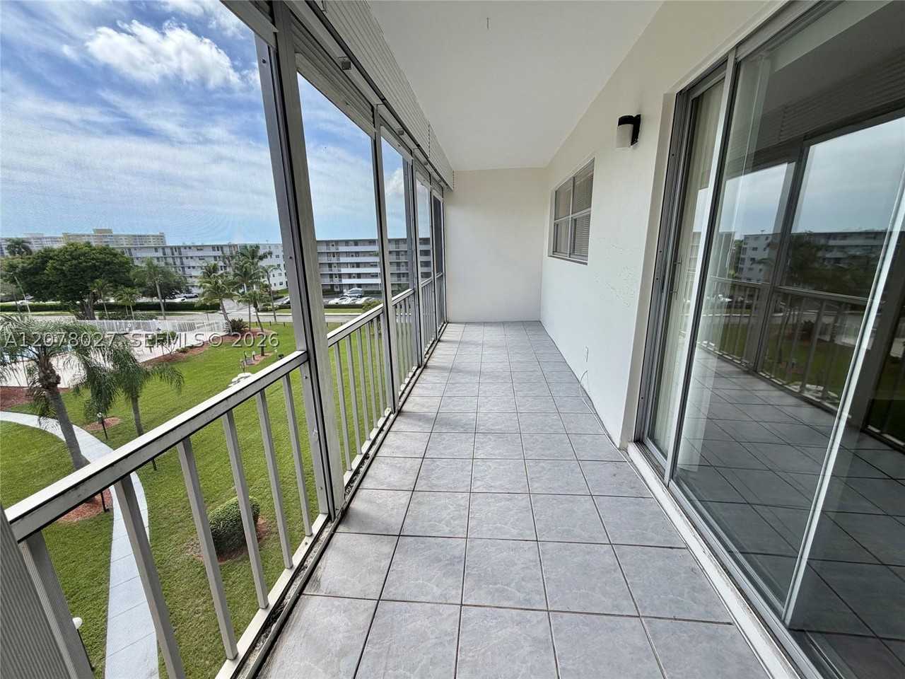 4700 Washington St #507 - Photo 4 of 25