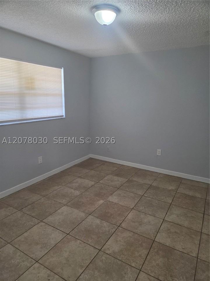 20520 Nw 15th Ave #230 - Photo 3 of 8