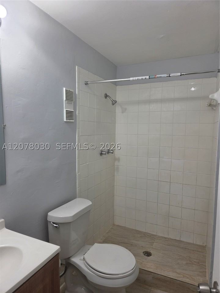 20520 Nw 15th Ave #230 - Photo 4 of 8
