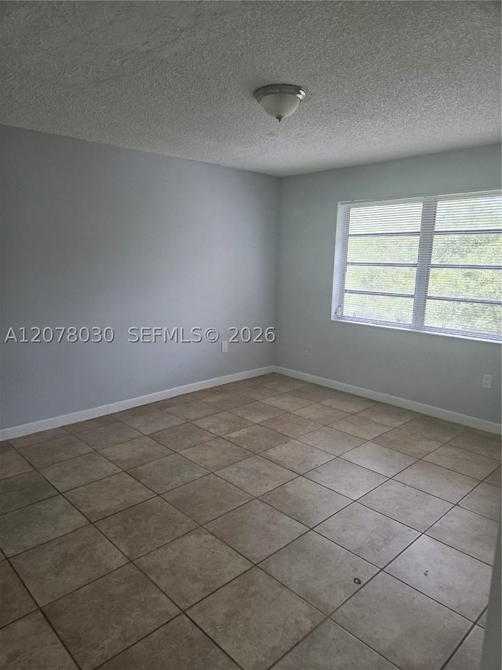 20520 Nw 15th Ave #230 - Photo 7 of 8