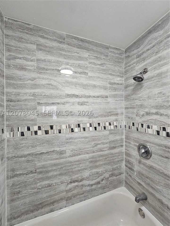 6580 W 27th Ct #58-24 - Photo 4 of 6