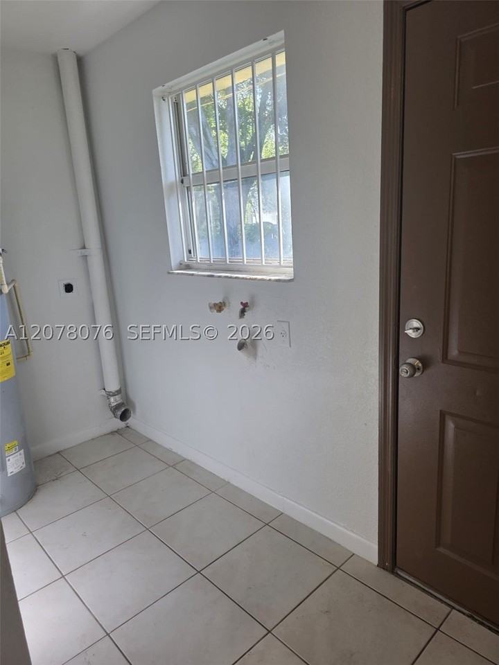7737 Nw 9th Ave #7737 - Photo 7 of 19
