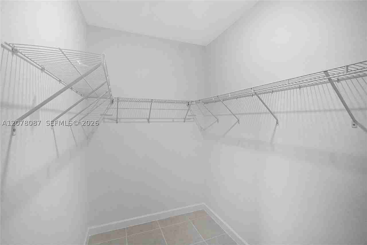 18672 Sw 136th Ct - Photo 4 of 50