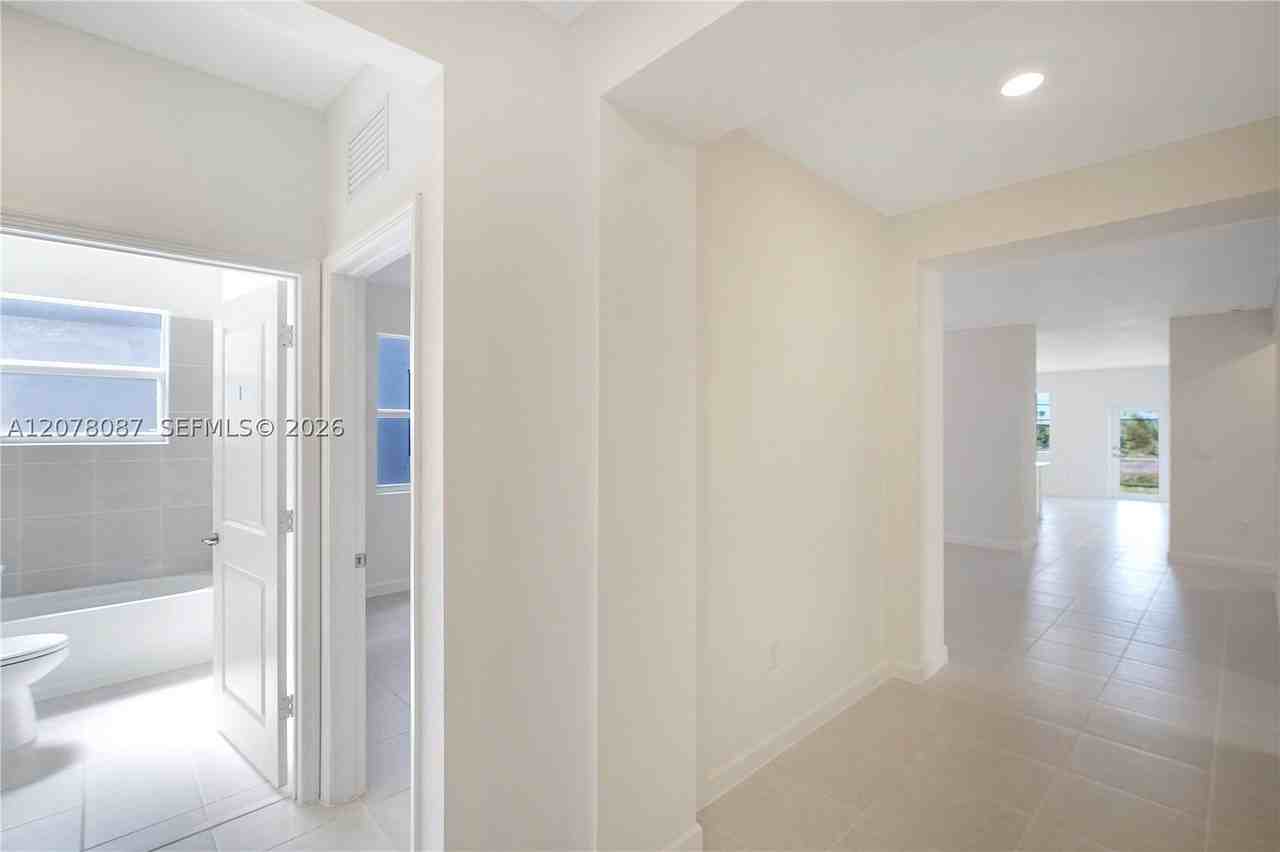 18672 Sw 136th Ct - Photo 7 of 50