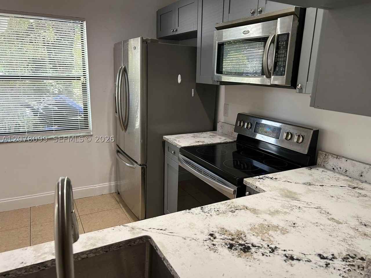 10537 Nw 8th St - Photo 3 of 28