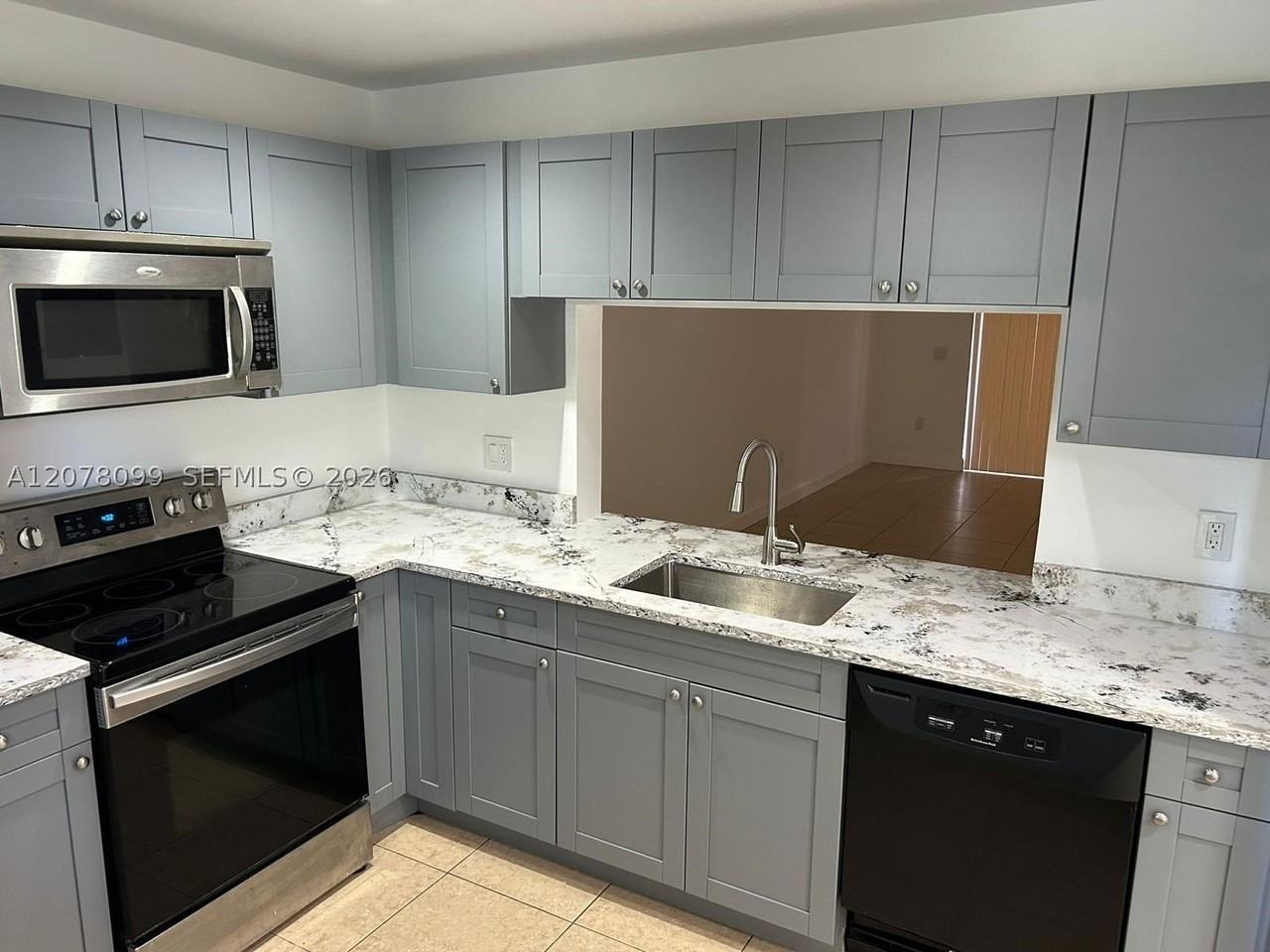 10537 Nw 8th St - Photo 4 of 28