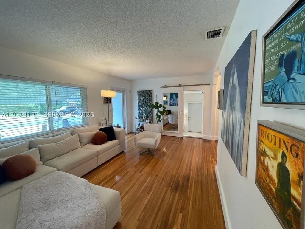 1545 Ne 138th St - Photo 2 of 27