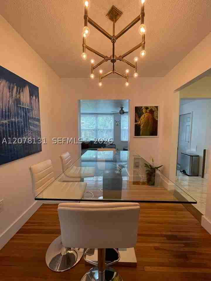 1545 Ne 138th St - Photo 5 of 27