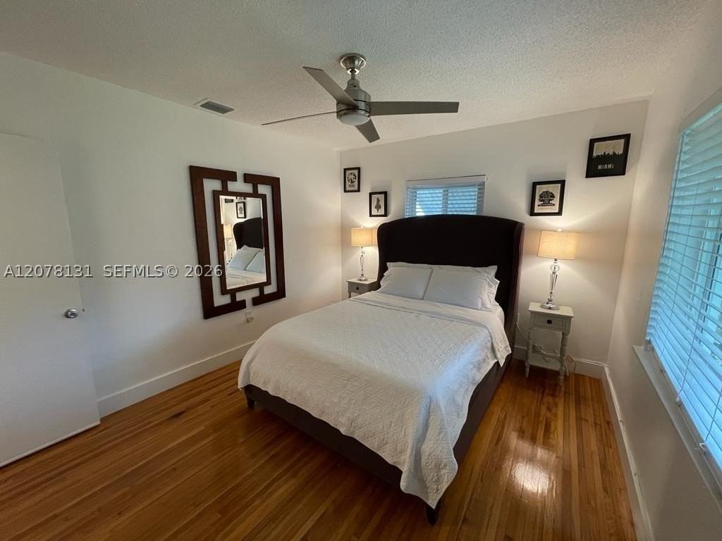 1545 Ne 138th St - Photo 6 of 27