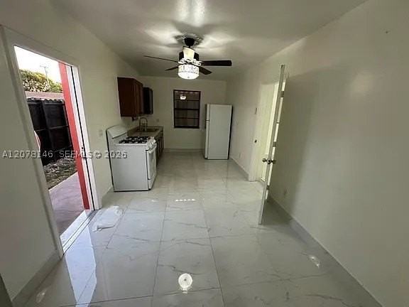 19331 Sw 116th Ave #19331 - Photo 3 of 7