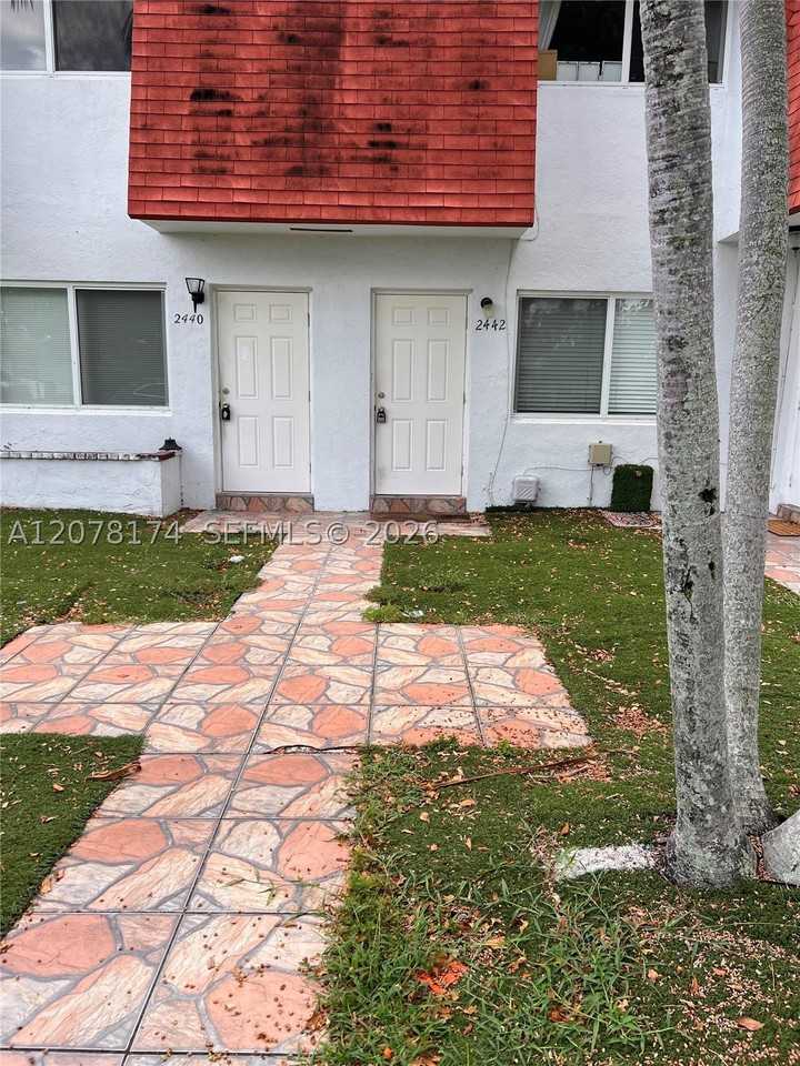 2442 Sw 58th Mnr