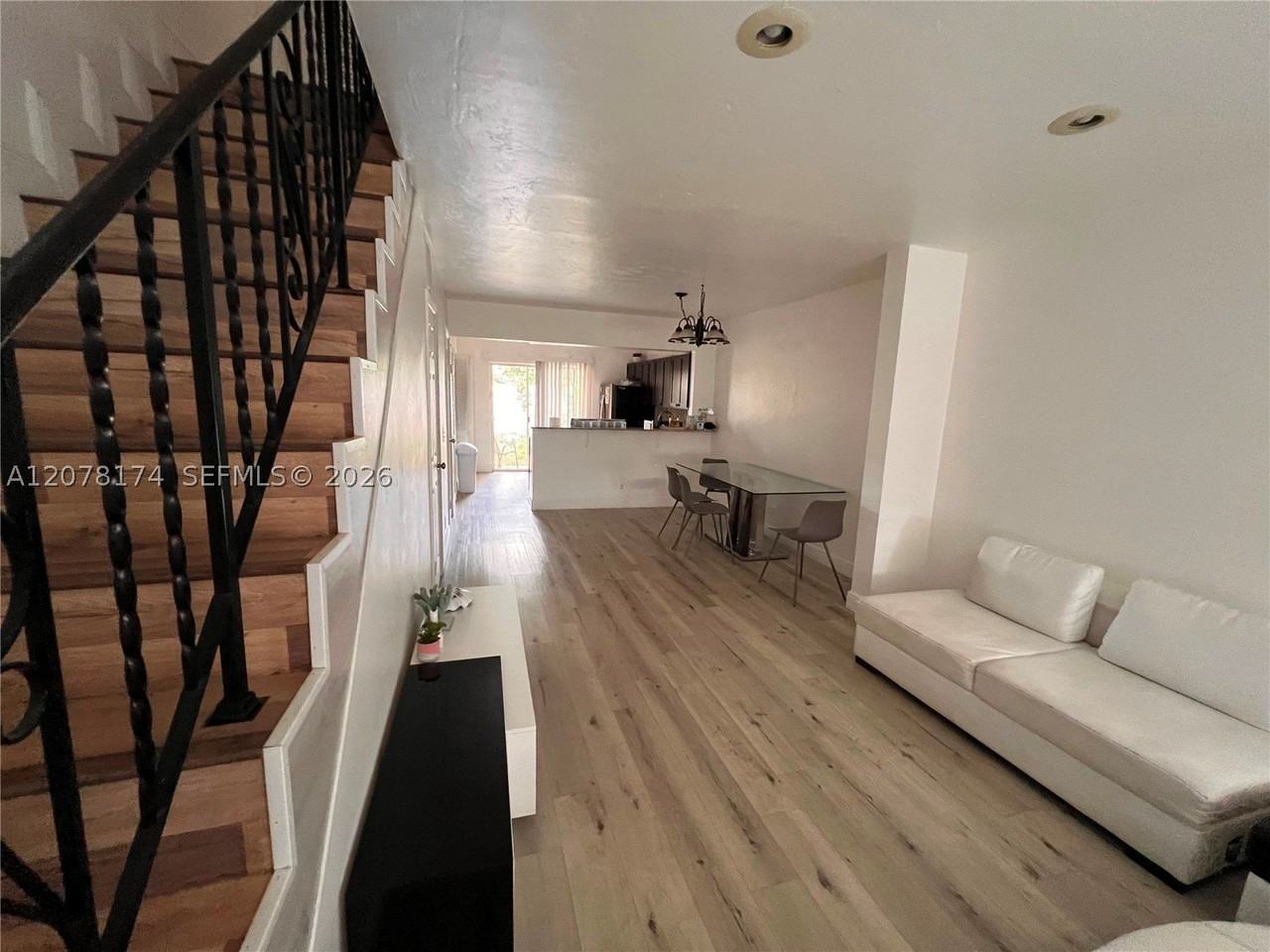 2442 Sw 58th Mnr - Photo 4 of 13