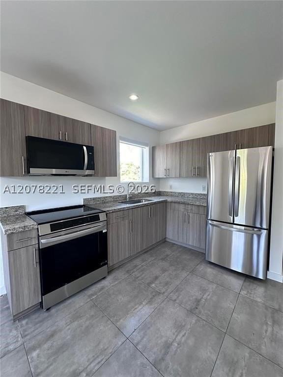 165 Nw 39th St #3 - Photo 2 of 12