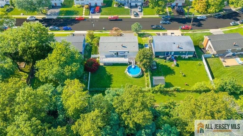 14 Harmon Rd - Photo 4 of 33