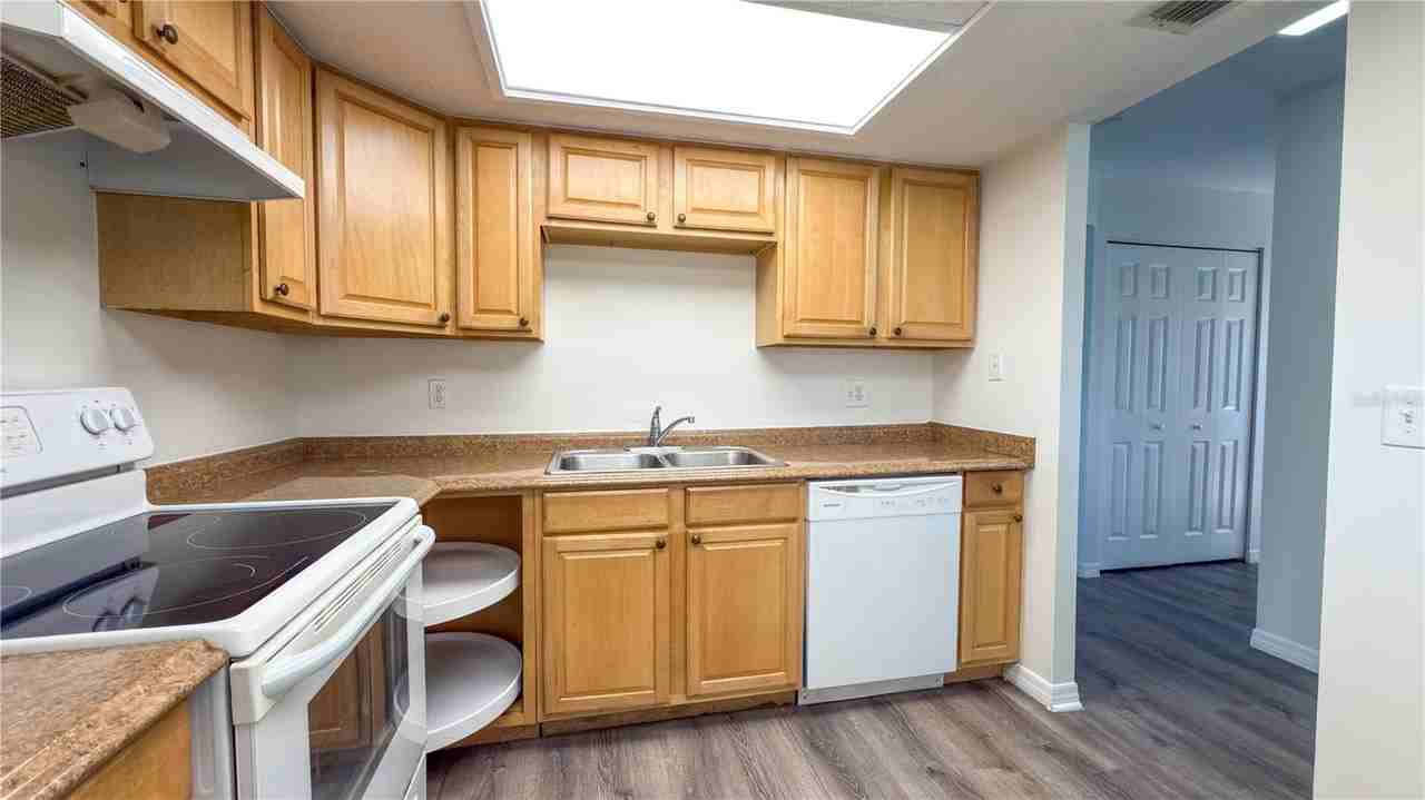 3500 Beneva Rd #306 - Photo 5 of 18