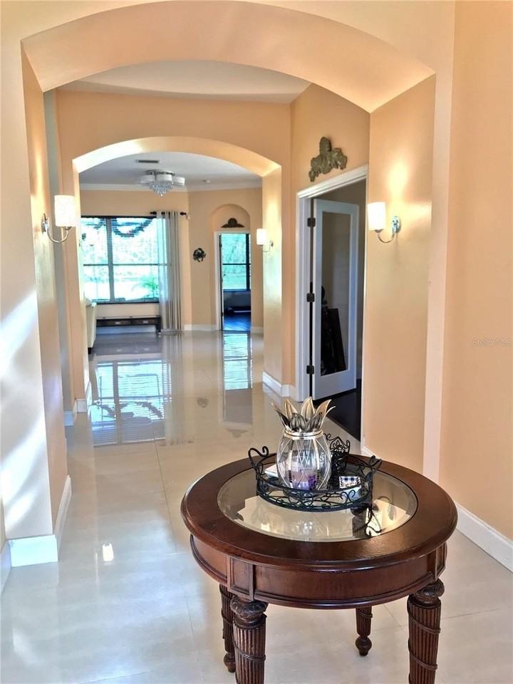 6273 Donnington Ct - Photo 3 of 21