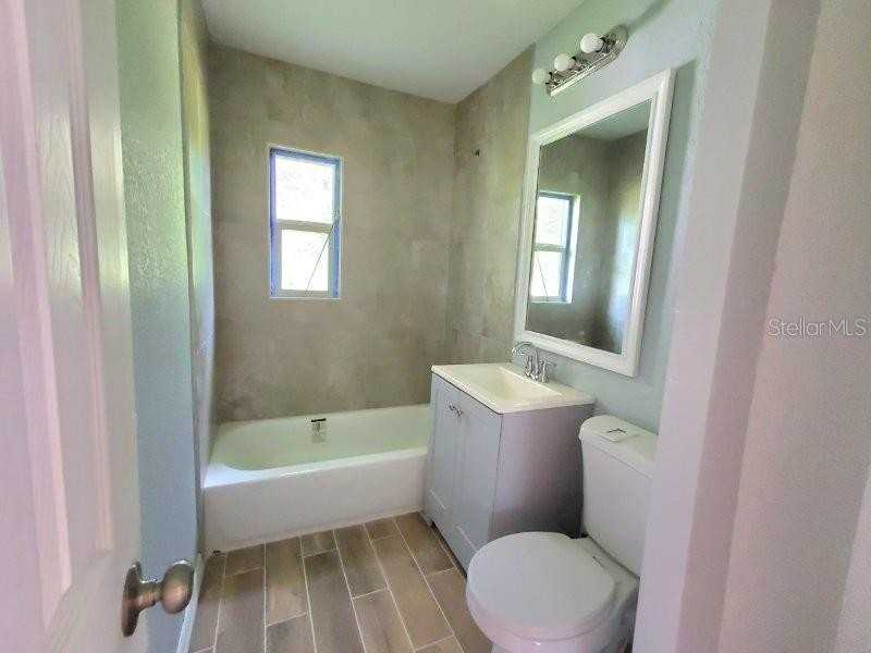 420 Somerset Rd - Photo 3 of 12