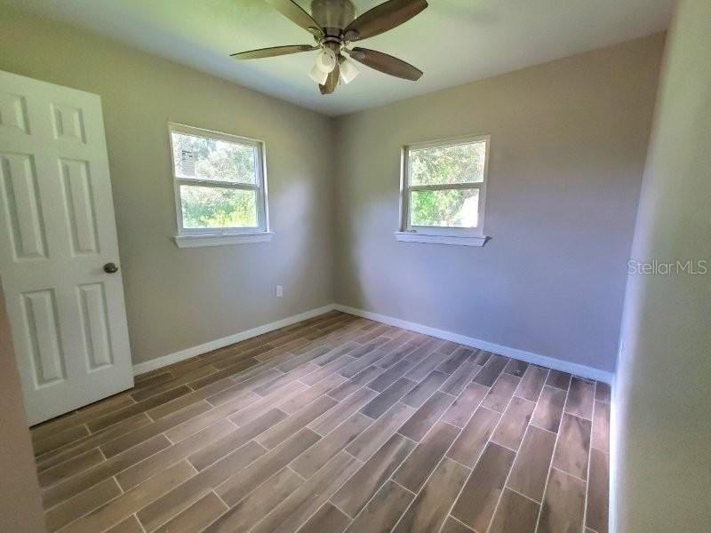 420 Somerset Rd - Photo 4 of 12