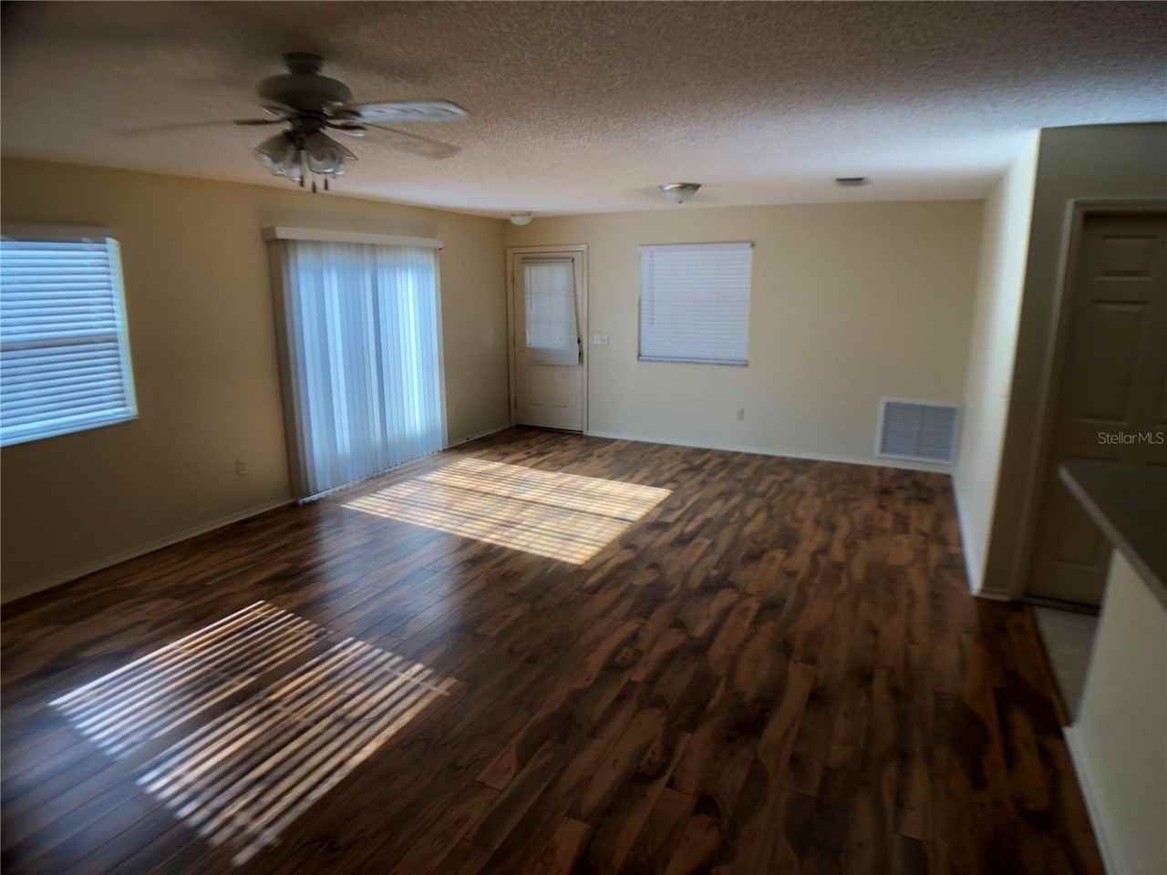 2099 Broyhill Ave - Photo 7 of 15