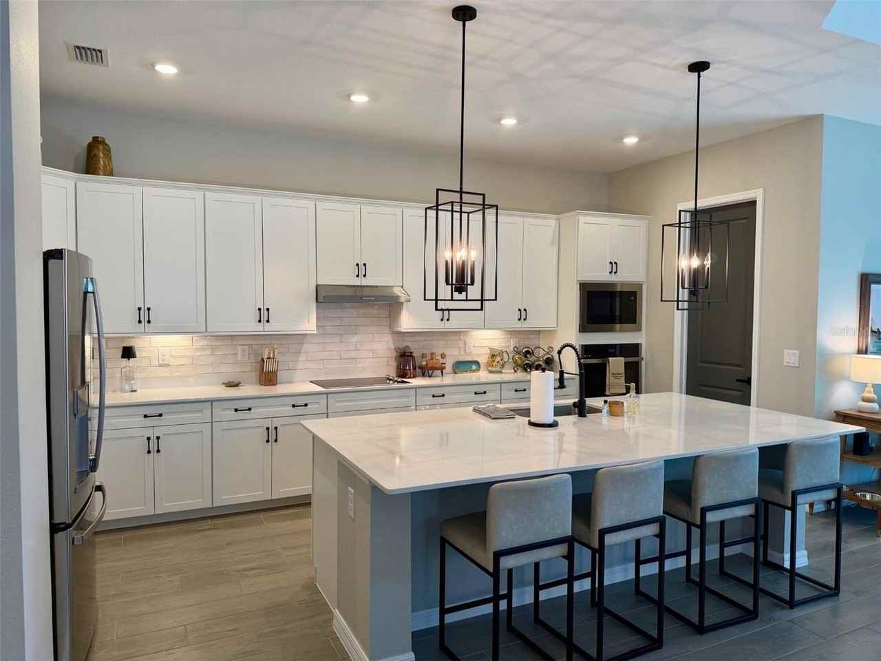 17577 Santorini Ct - Photo 3 of 50