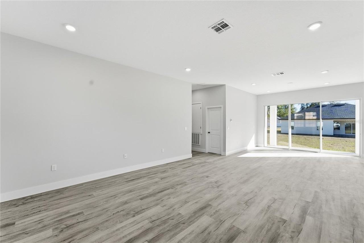 13690 Sw 43rd Cir - Photo 7 of 35