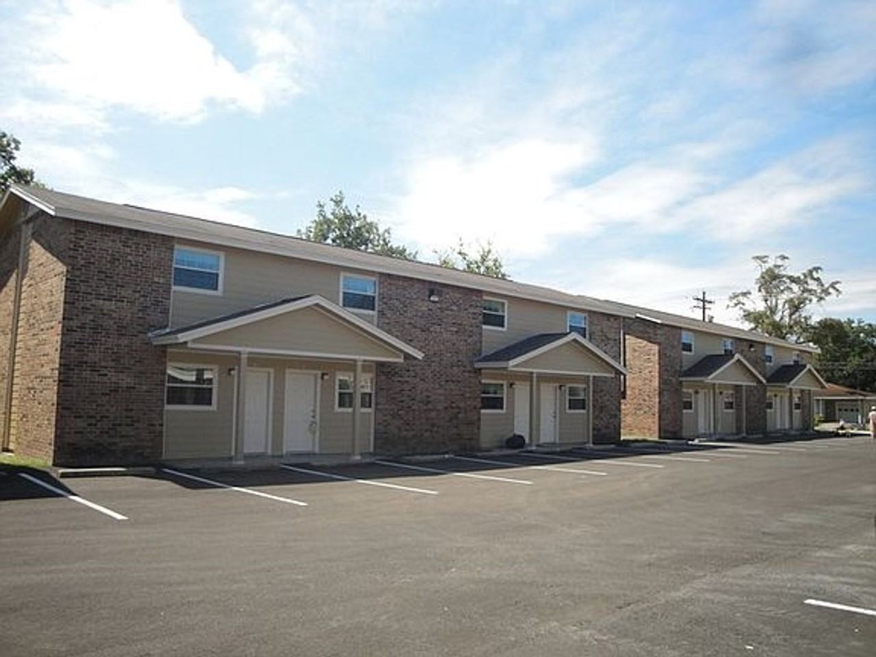 Crestview Apartments - Photo 7 of 14