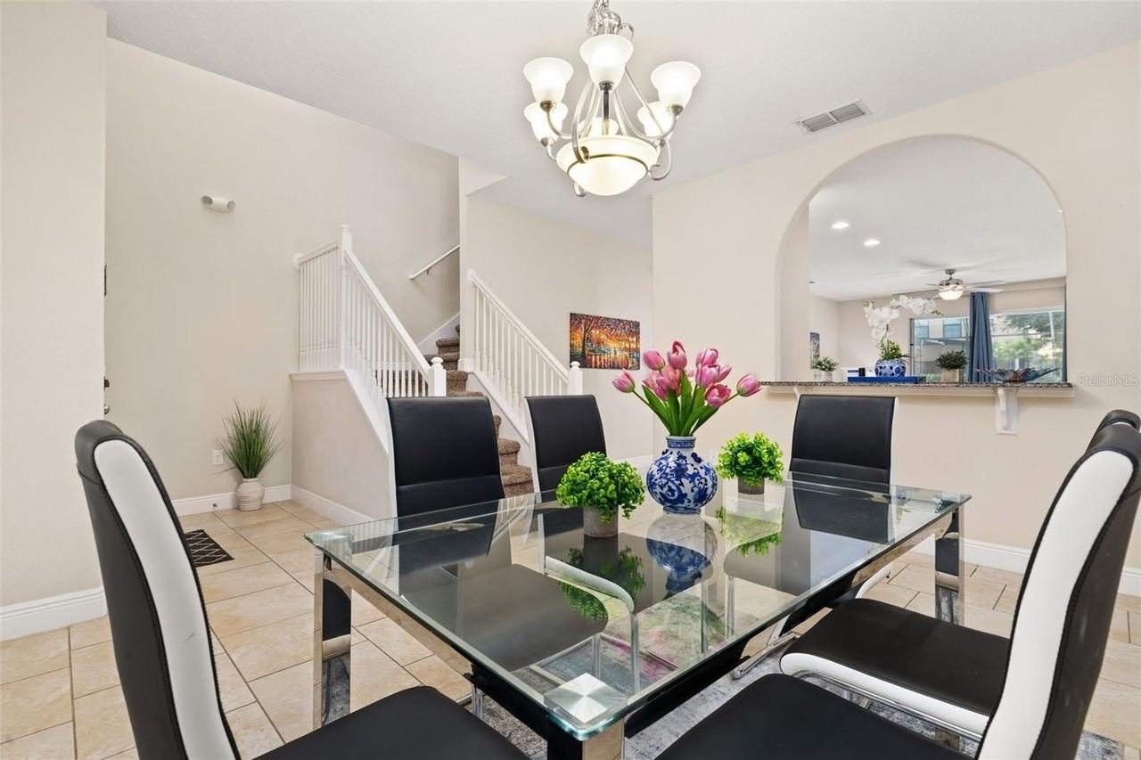 5373 Oakbourne Ave - Photo 4 of 50