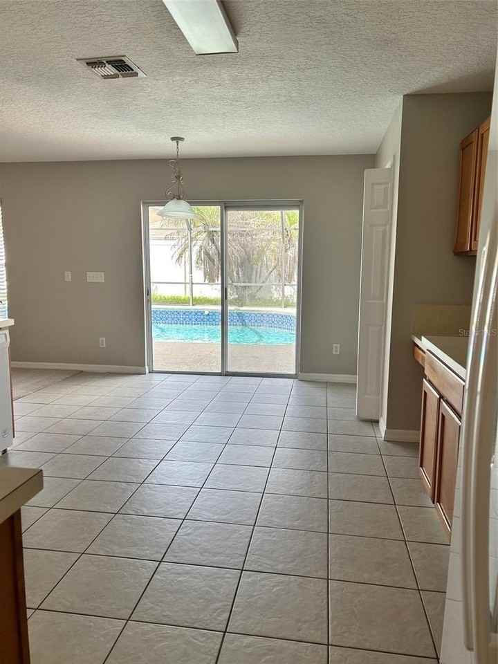 1244 Ocklawaha Dr - Photo 5 of 22