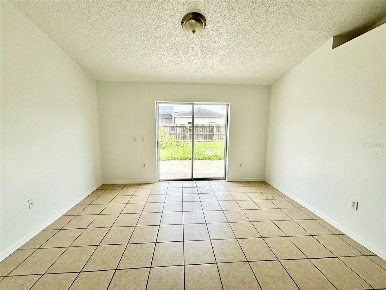 362 Aylesbury Ct - Photo 4 of 10