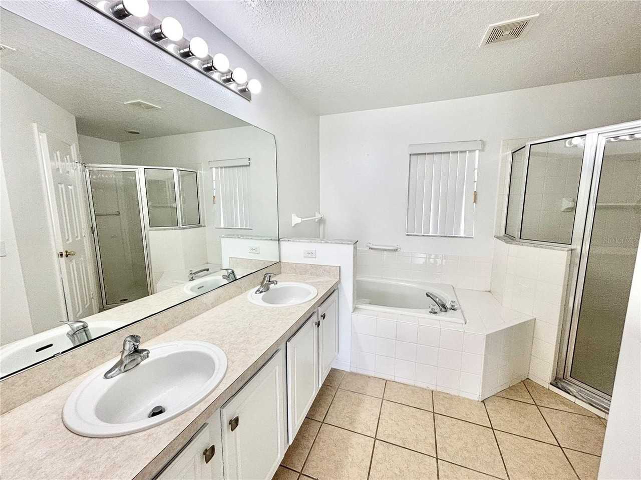 362 Aylesbury Ct - Photo 6 of 10