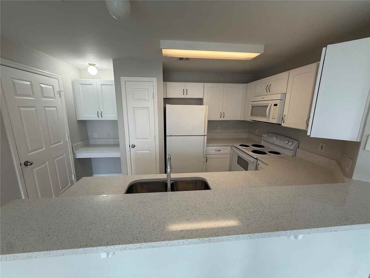 2000 Erving Cir #303 - Photo 4 of 8