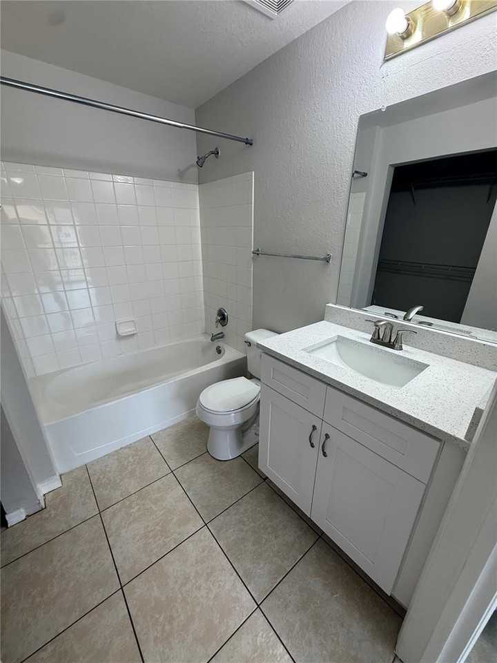 2000 Erving Cir #303 - Photo 6 of 8