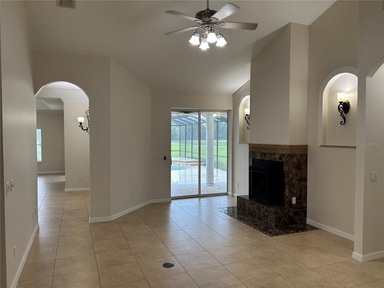 609 Nw 82nd Ct - Photo 4 of 36