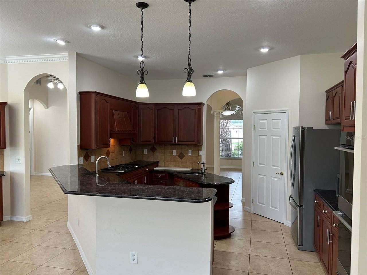 609 Nw 82nd Ct - Photo 6 of 36