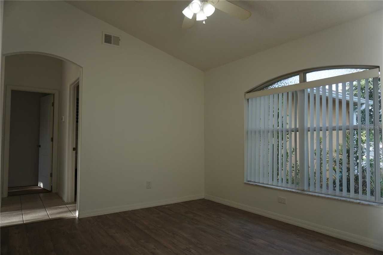 10500 Lake Hasson Cir - Photo 4 of 16