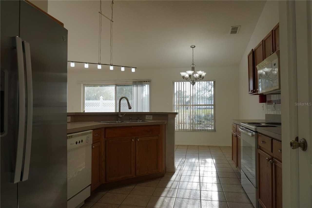 10500 Lake Hasson Cir - Photo 5 of 16