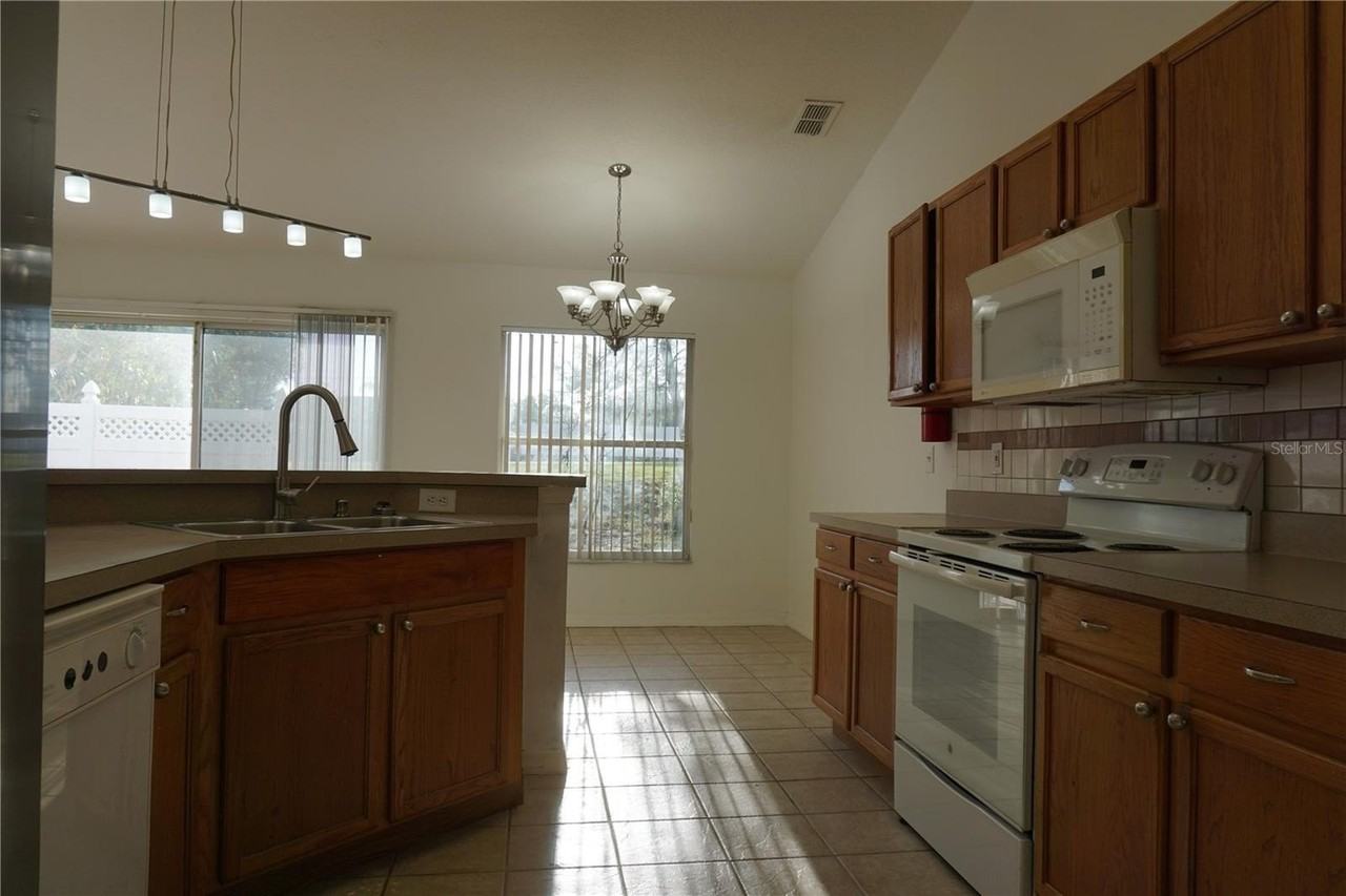 10500 Lake Hasson Cir - Photo 6 of 16