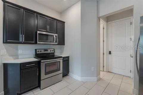 14537 Golden Harbor Ln - Photo 7 of 19