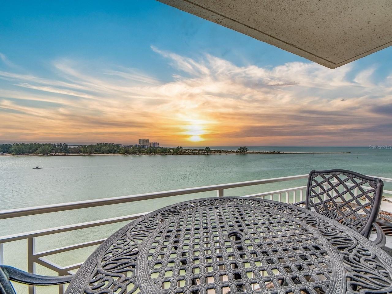 675 S Gulfview Blvd #902 - Photo 6 of 50