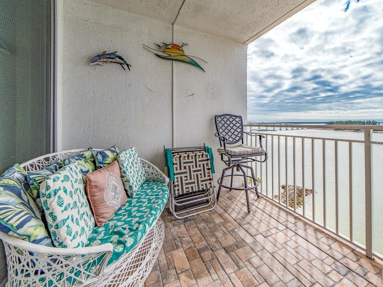 675 S Gulfview Blvd #902 - Photo 7 of 50