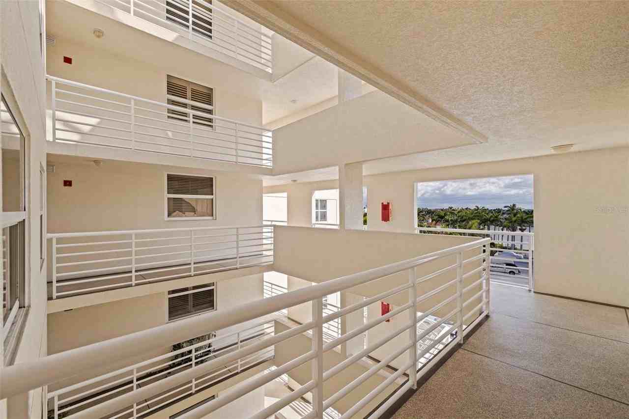 6105 Bahia Del Mar Cir #683