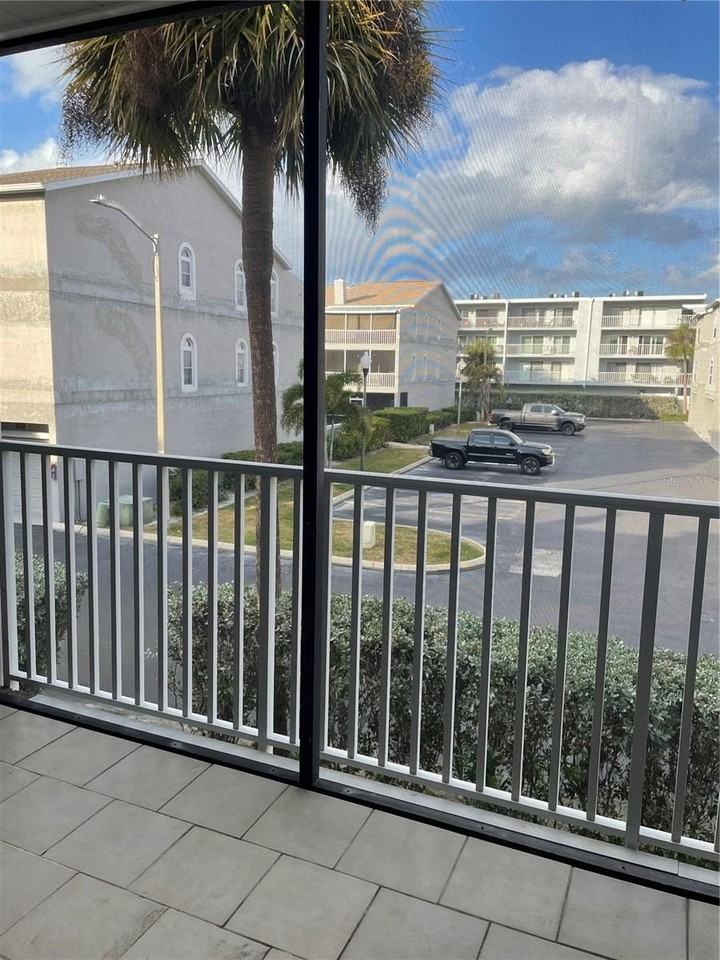 745 Pinellas Bayway S #105 - Photo 7 of 30